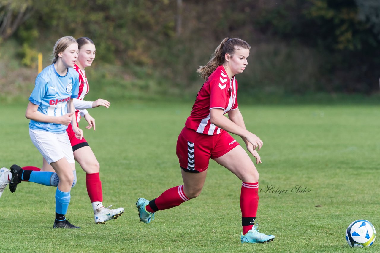 Bild 320 - wBJ TuS Tensfeld - SV Fortuna St. Juergen